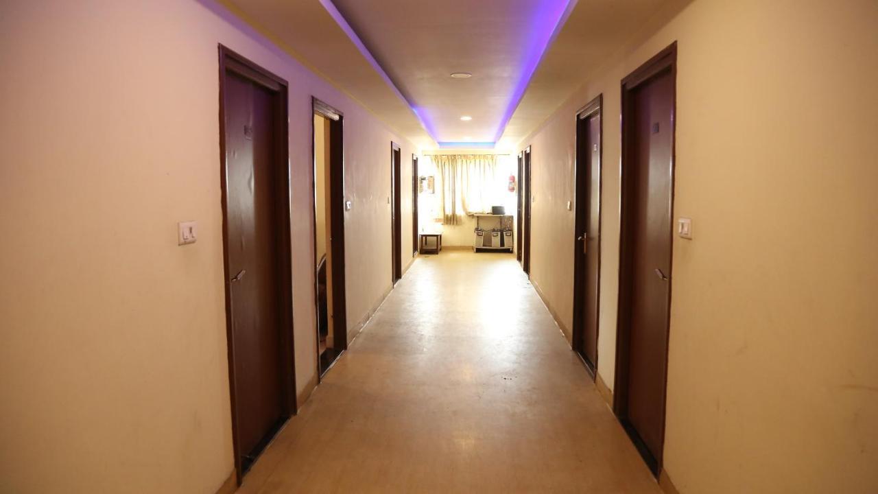 Kumaran Millenium Residency Hotel Велор Екстериор снимка